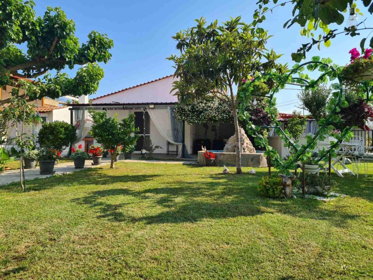 Mom'S Seaside Home Kariani Exterior photo