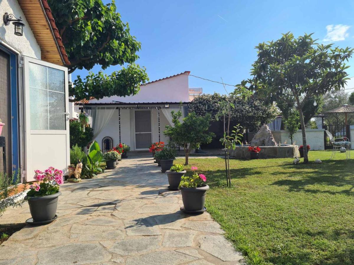 Mom'S Seaside Home Kariani Exterior photo