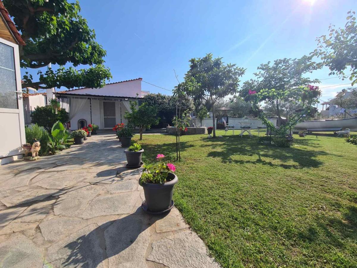 Mom'S Seaside Home Kariani Exterior photo